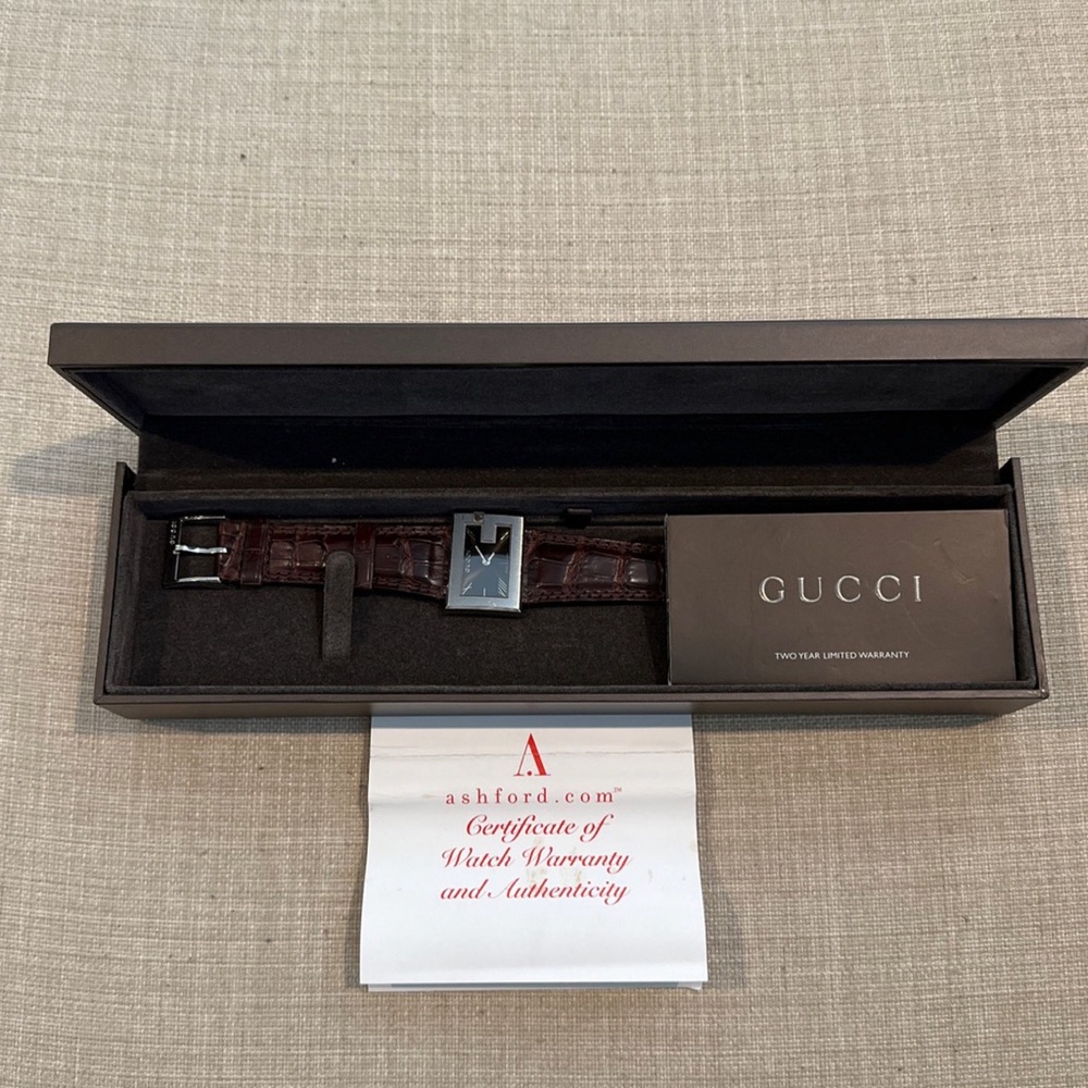 Gucci Watch w/ Leather Band